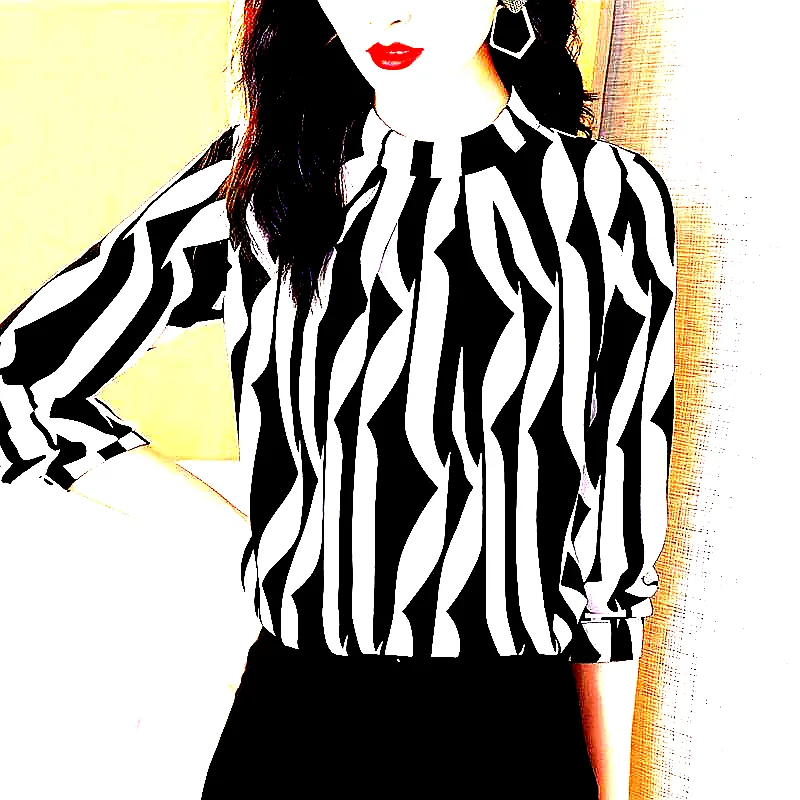 웨이브 스트라이프 하이넥 핀턱 블라우스 긴팔 여성 봄 가을 오피스룩 출근룩 정장 스타일 이미지 5