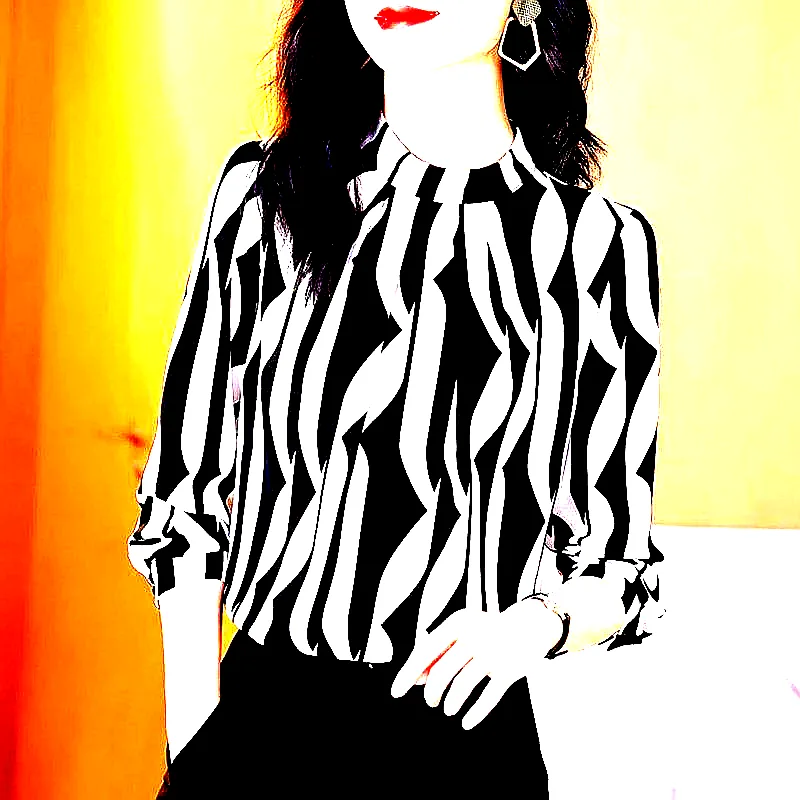 웨이브 스트라이프 하이넥 핀턱 블라우스 긴팔 여성 봄 가을 오피스룩 출근룩 정장 스타일 이미지 2