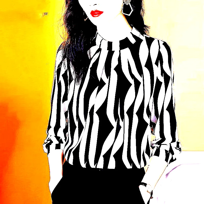 웨이브 스트라이프 하이넥 핀턱 블라우스 긴팔 여성 봄 가을 오피스룩 출근룩 정장 스타일 이미지 3